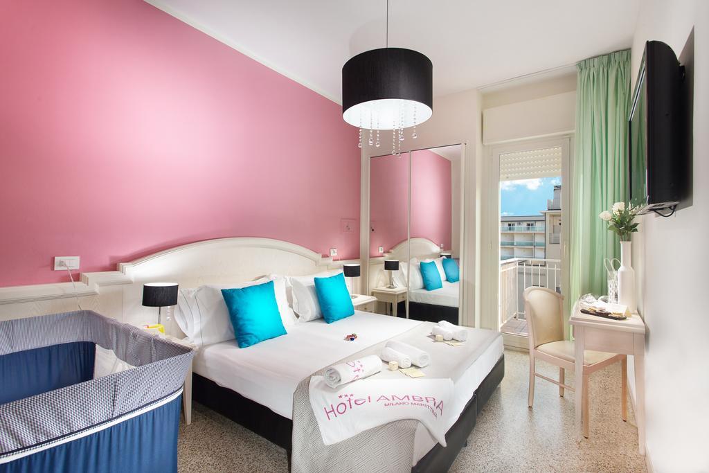 Hotel Ambra - Fronte Mare - Vicinissimi Al Centro Milano Marittima Esterno foto