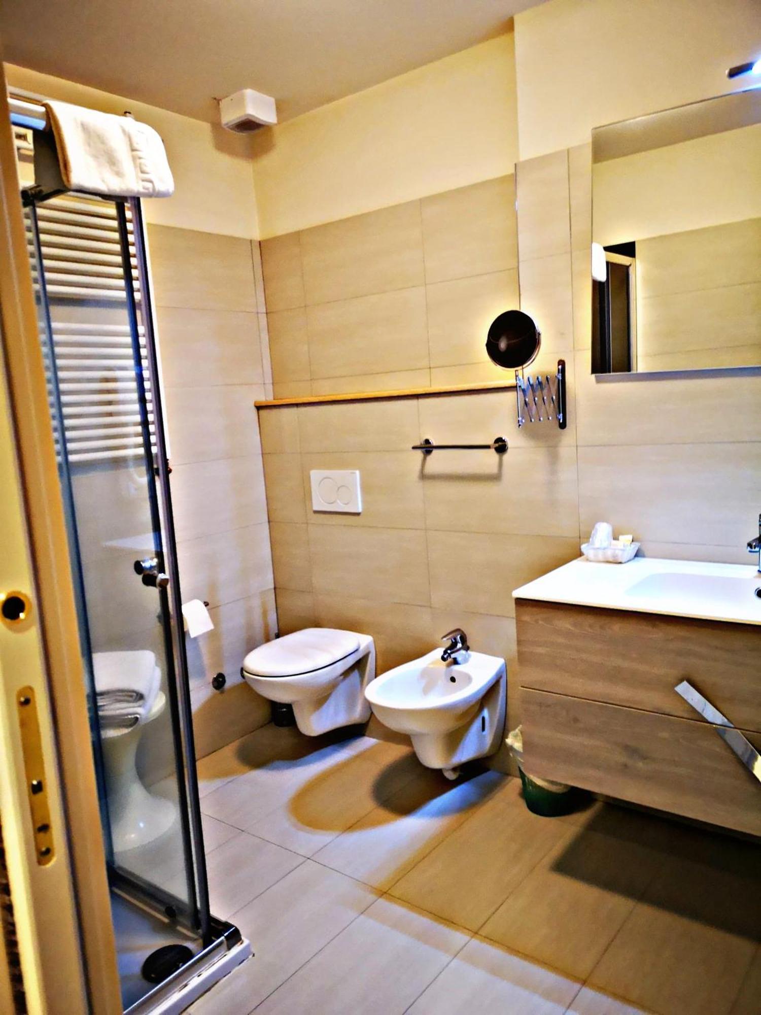 Hotel Ambra - Fronte Mare - Vicinissimi Al Centro Milano Marittima Esterno foto
