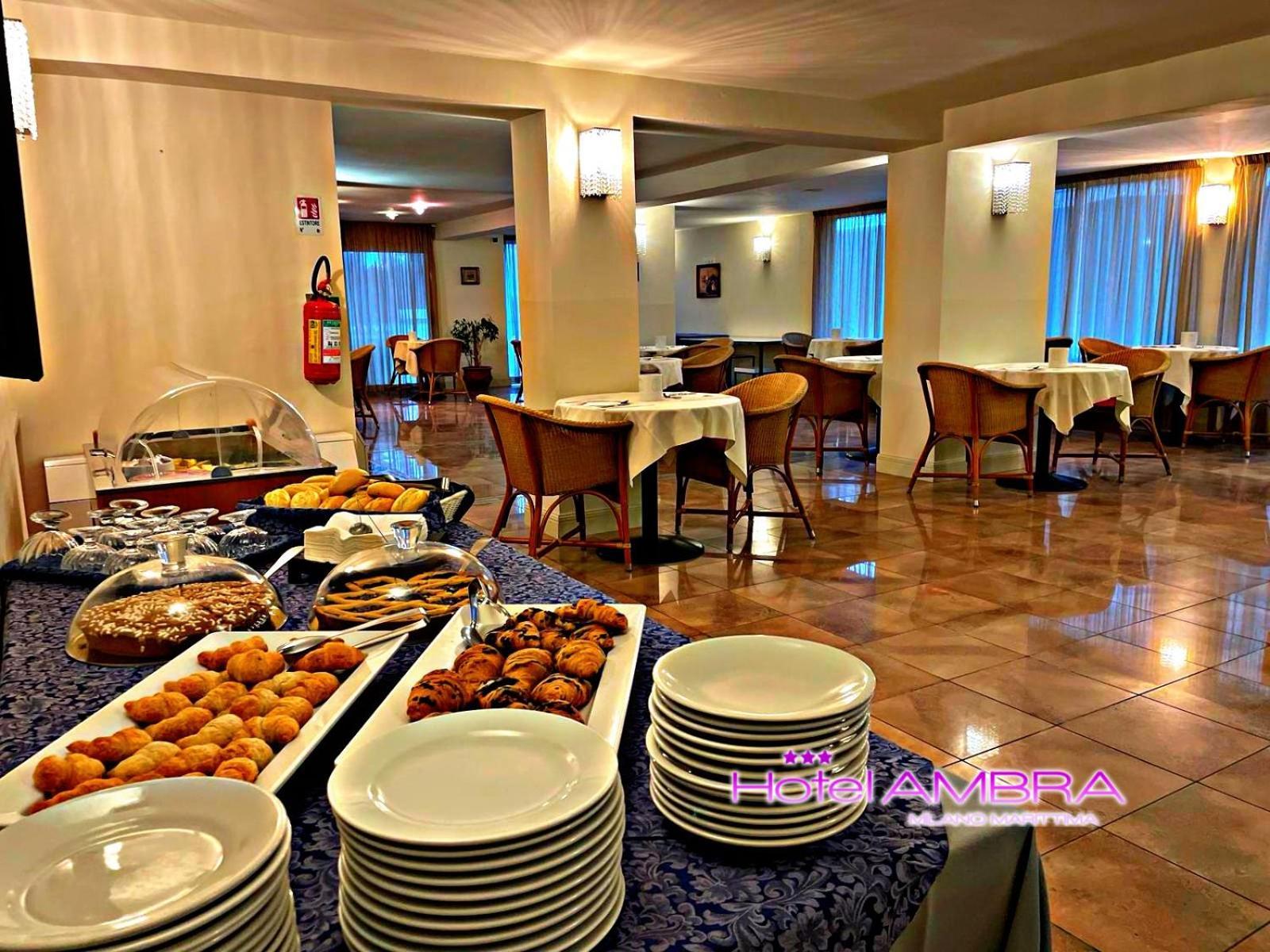 Hotel Ambra - Fronte Mare - Vicinissimi Al Centro Milano Marittima Esterno foto
