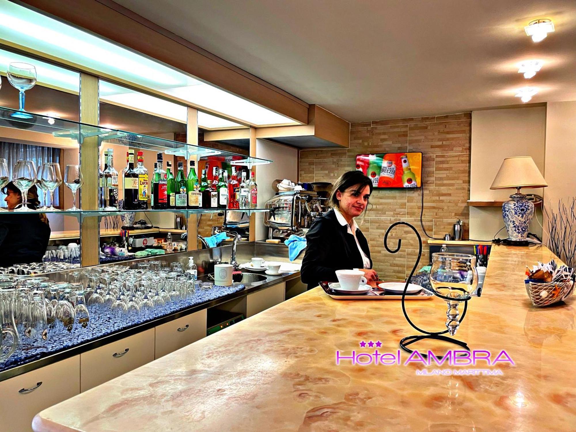 Hotel Ambra - Fronte Mare - Vicinissimi Al Centro Milano Marittima Esterno foto