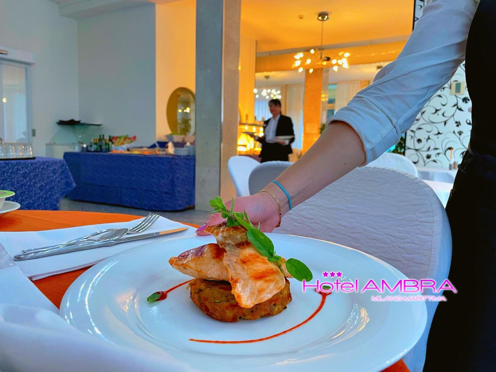 Hotel Ambra - Fronte Mare - Vicinissimi Al Centro Milano Marittima Esterno foto