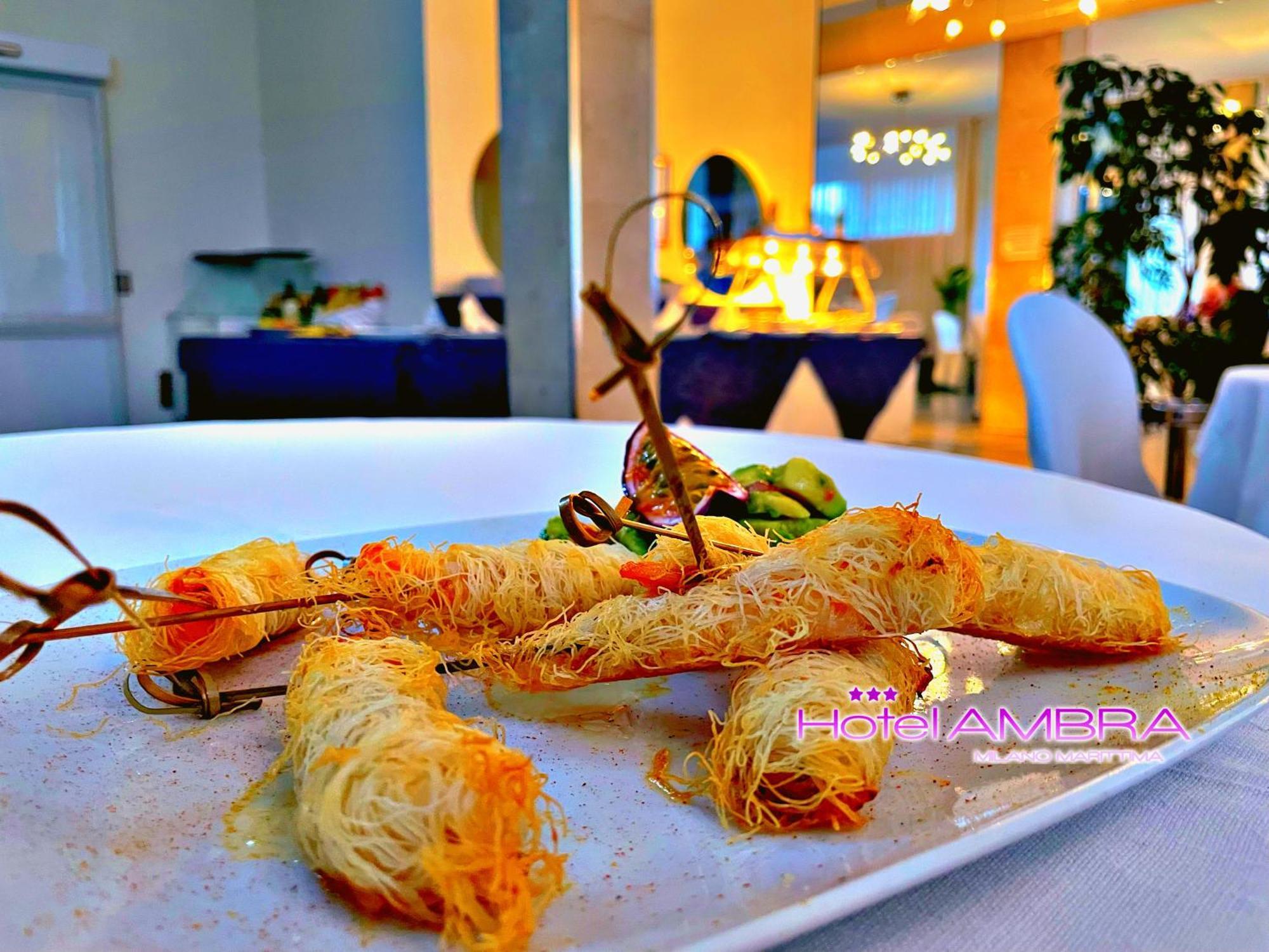 Hotel Ambra - Fronte Mare - Vicinissimi Al Centro Milano Marittima Esterno foto