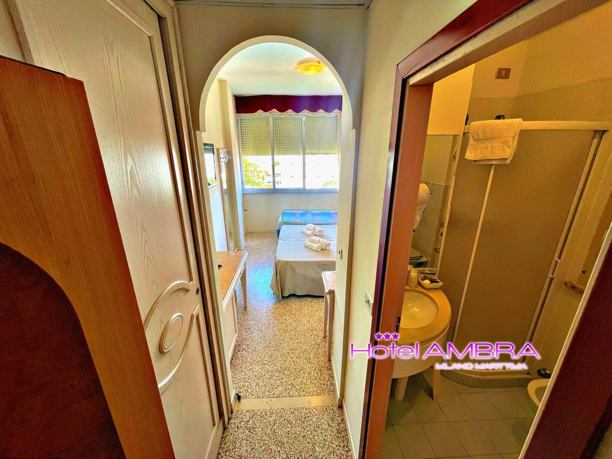 Hotel Ambra - Fronte Mare - Vicinissimi Al Centro Milano Marittima Esterno foto