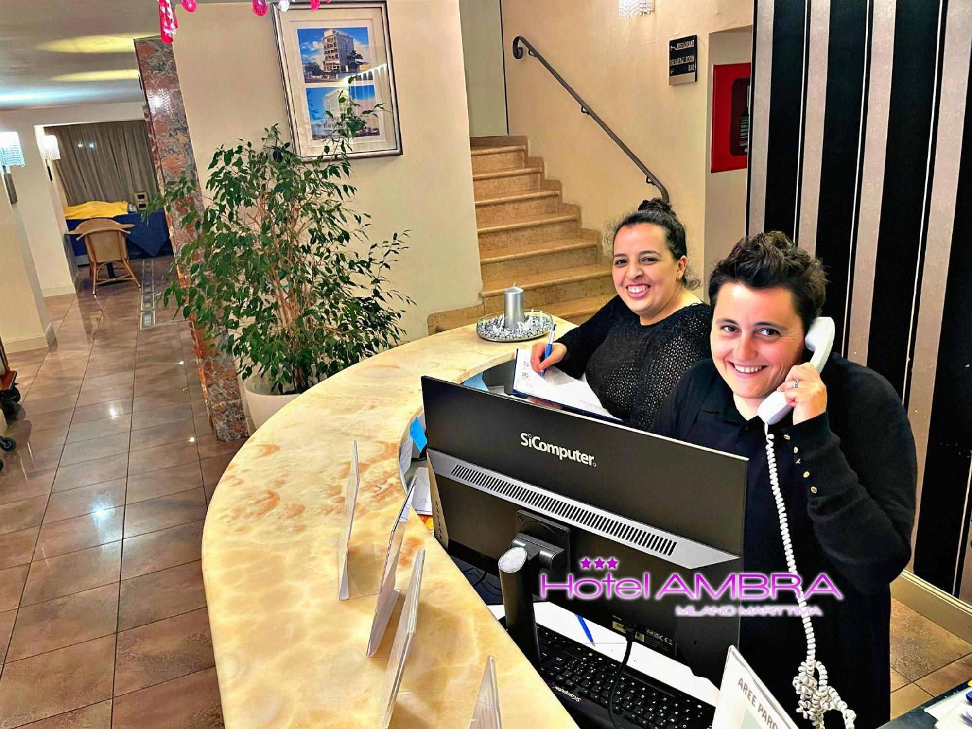 Hotel Ambra - Fronte Mare - Vicinissimi Al Centro Milano Marittima Esterno foto